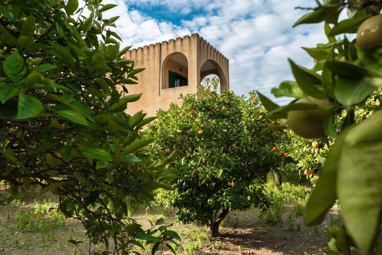 The Tower With The Orange Tree Garden Hébergement de vacances *
