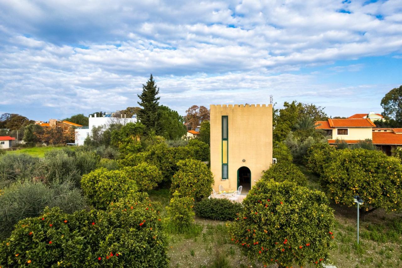 Hébergement de vacances The Tower With The Orange Tree Garden *